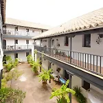 Apto En Historico Patio Andaluz