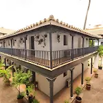 Apto En Historico Patio Andaluz